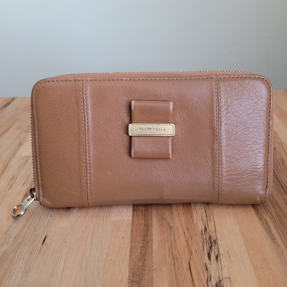 Zip-around Tan Leather Wallet With Gold Tone Zipper And Bow, See by Chloe